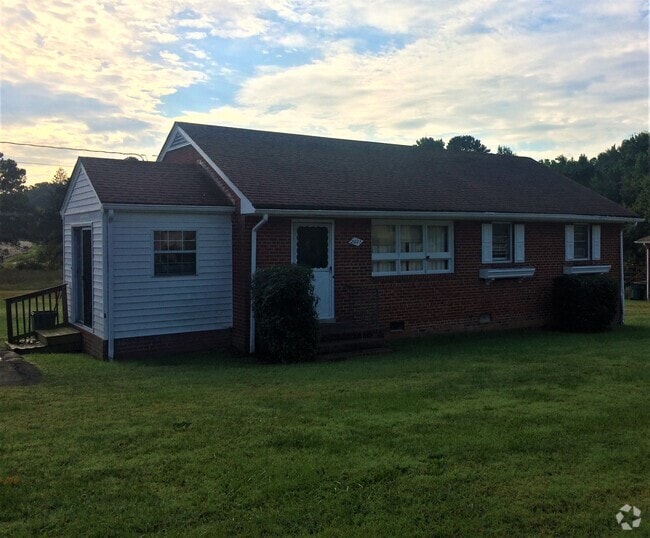 Building Photo - 2021 N Parham Rd Rental
