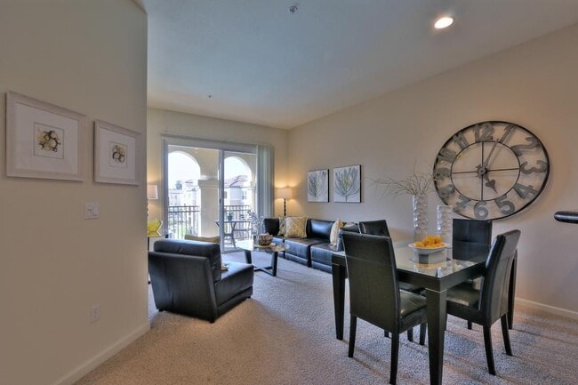 Living room - 1883 Agnew Rd Unit 440