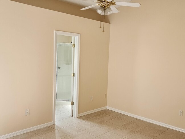 Photo - 326 SW Ray Ave