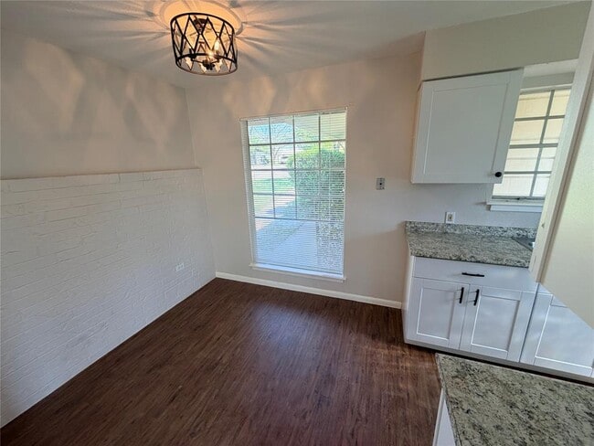 Photo - 8520 Woodstone Dr