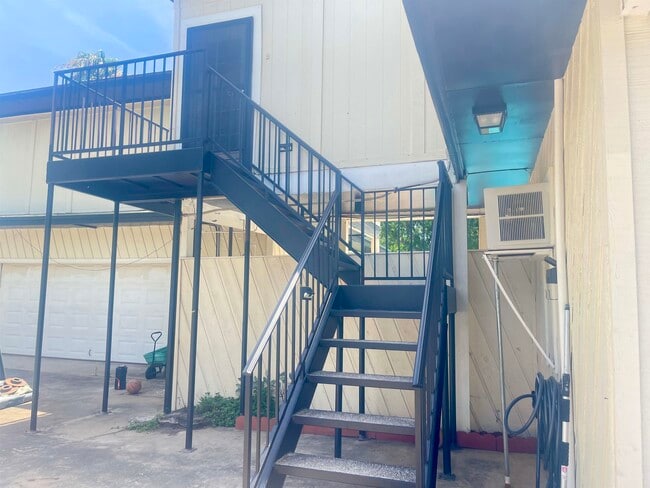 Building Photo - 406 Longshadow Rd Rental
