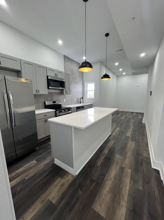 Building Photo - 736 E Chelten Ave Unit 3