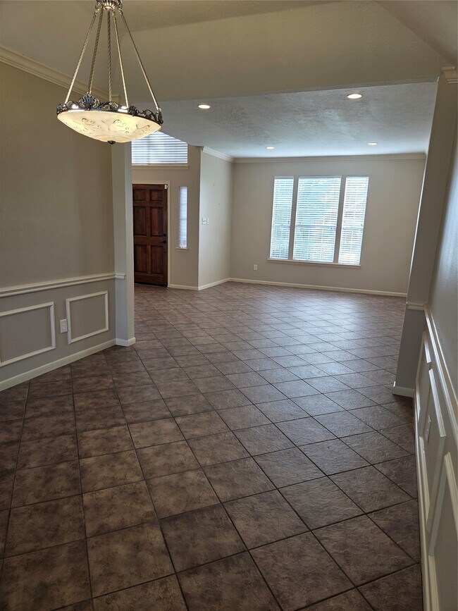Photo - 231 Needleleaf Ln