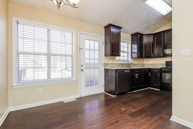 Photo - 153 Country Mill Ln