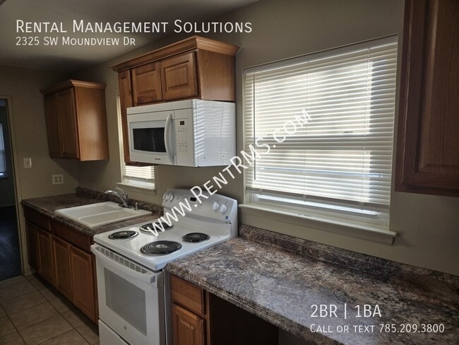 Photo - 2325 SW Moundview Dr