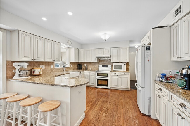 Photo - 35 Salters Farm Rd