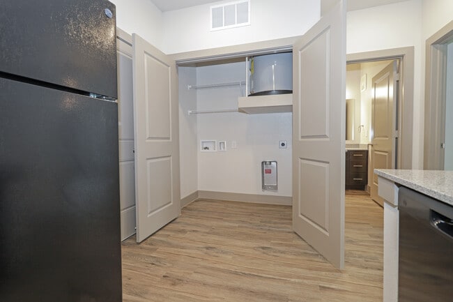 Photo - GATEWAY OAK CLIFF APARTMENTS