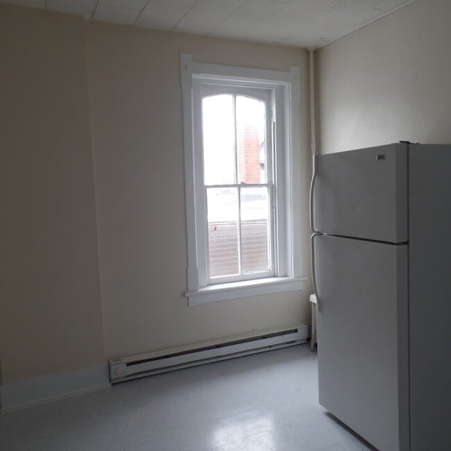 Photo - 321-323 Bishop Street (E) Unit 321-2