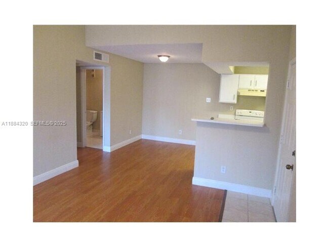 Photo - 15040 SW 103rd Ln Unidad 3202