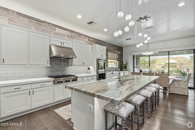 Building Photo - 4601 S Pinaleno Dr Rental