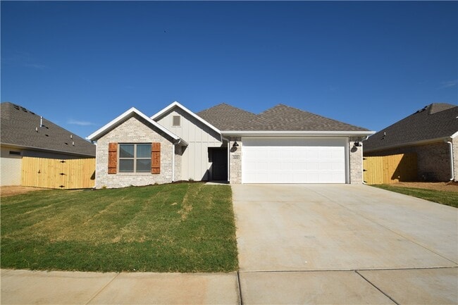 Building Photo - 320 Palm St