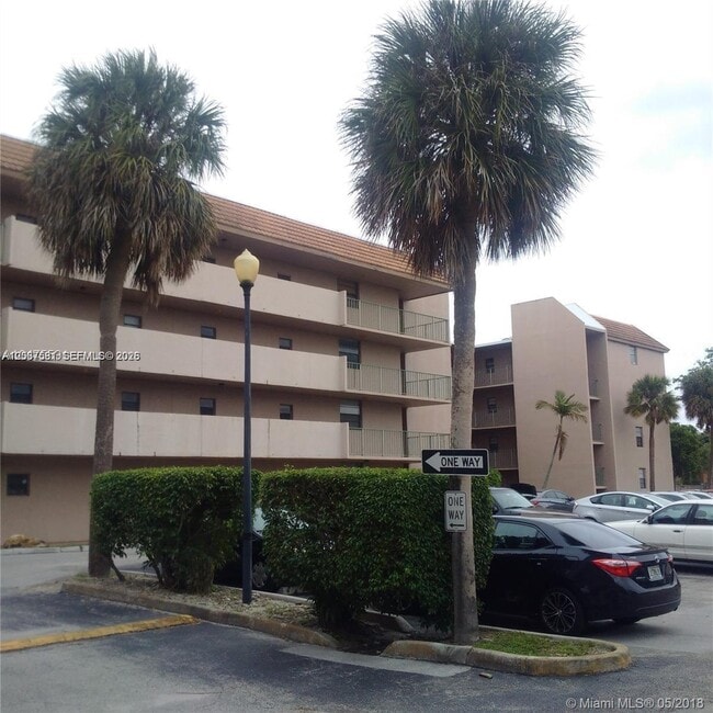 Building Photo - 3100 N Pine Island Rd Unit 209