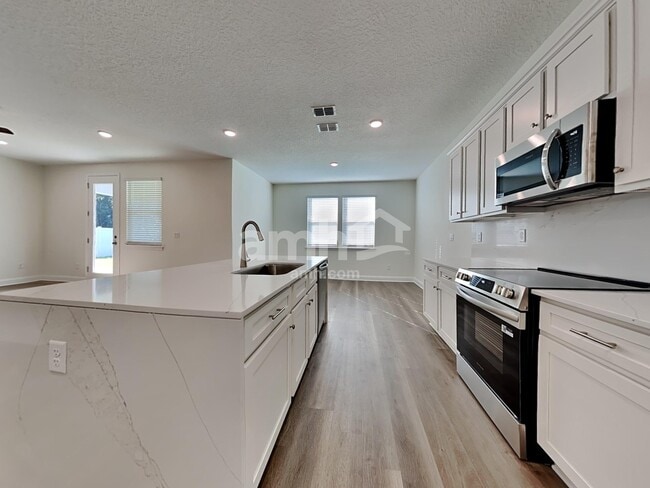 Photo - 11667 Hillside Dr
