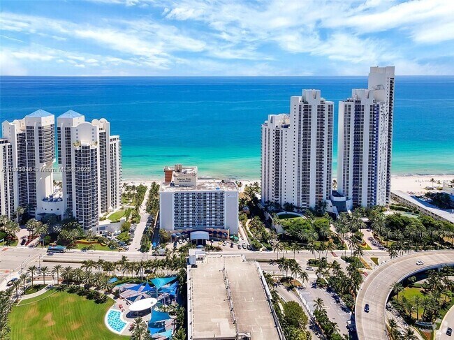 Building Photo - 19201 Collins Ave Unit 545 Rental