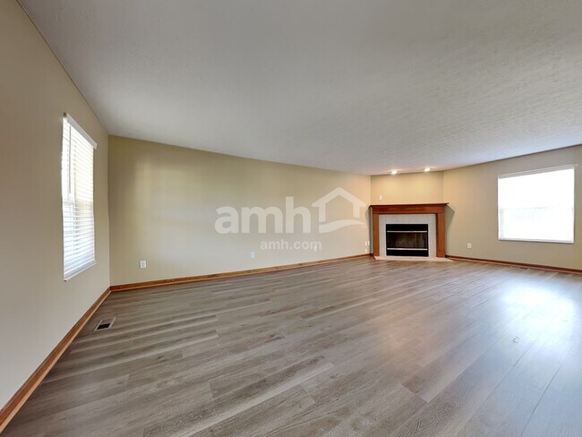 3075 Foxhound Dr