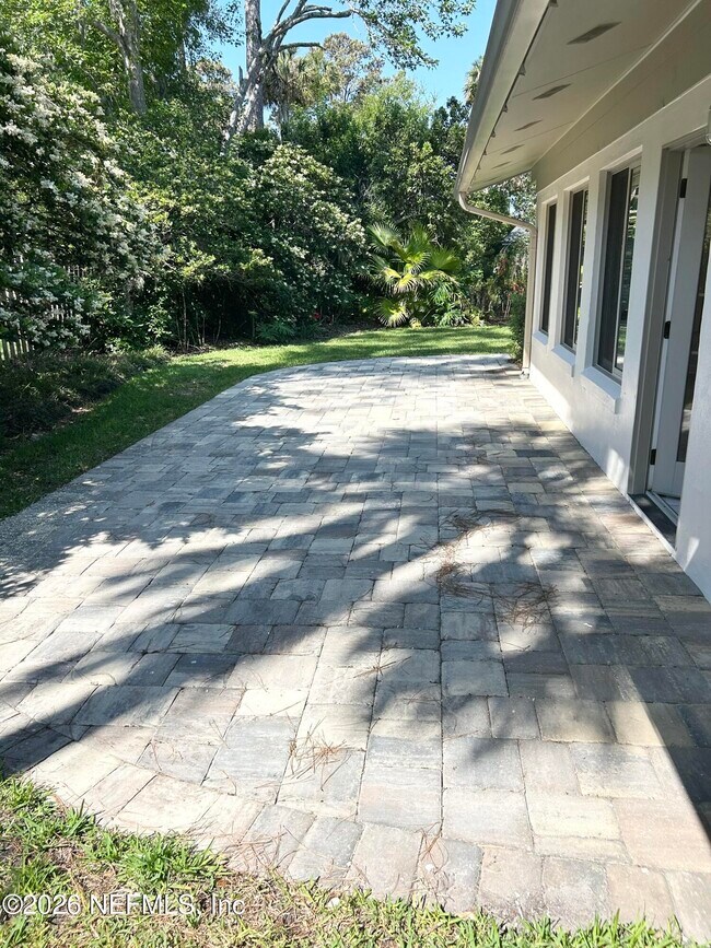 Photo - 108 Abalone Ln E