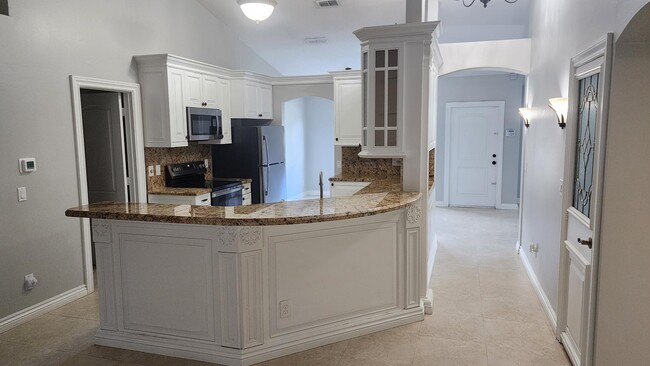 Photo - 4672 SW Carib St