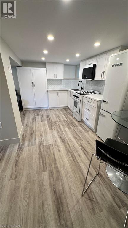 Photo - 155 Wentworth St S