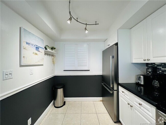 Building Photo - 9490 S Ocean Dr Unit 213 Rental