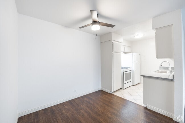 Studio - 580SF - Dining Room