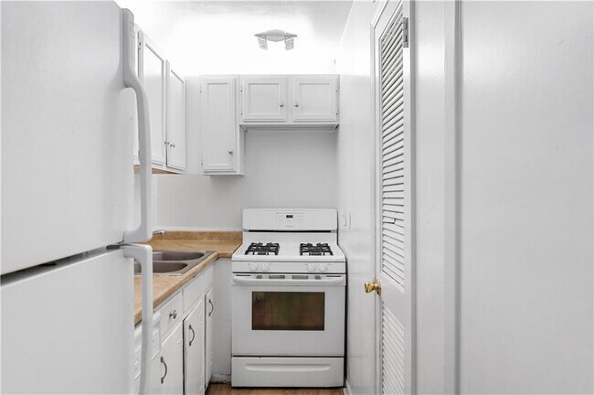 Photo - 11 Peachtree Hills Ave NE Unidad B7