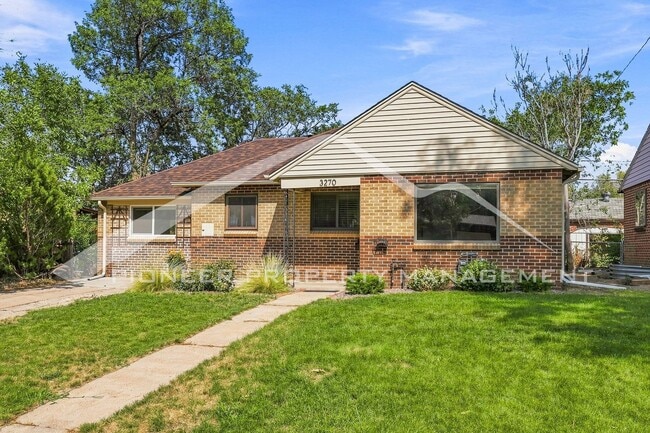 Photo - 3270 Newport St