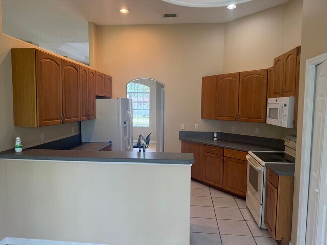 Photo - 18 Poinbury Dr Unit single family