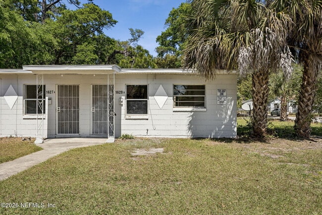 Photo - 1627 E 9th St