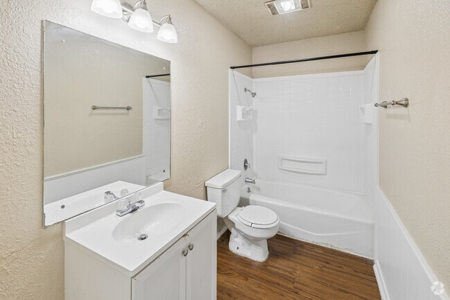 2BR, 1.5BA - 829SF - Second Bathroom
