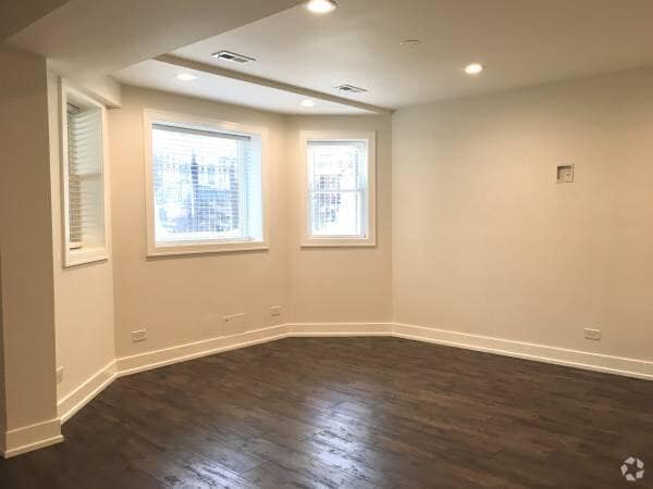 Building Photo - 2829 N Rockwell St Unit GDN Rental