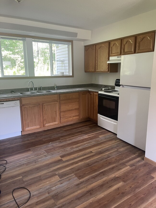 Photo - 4448 Gull Lake Dam Rd Unidad HFW Apartments