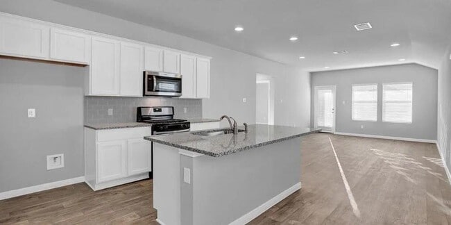 Photo - 211 Hamilton Pool Ln