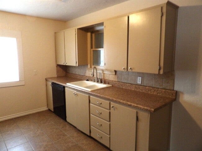 Photo - 1607 NW Pollard Ave