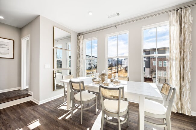 Photo - 801 Cameron Trl