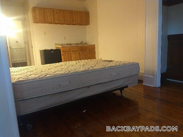 Photo - 272 Newbury St Unidad 2