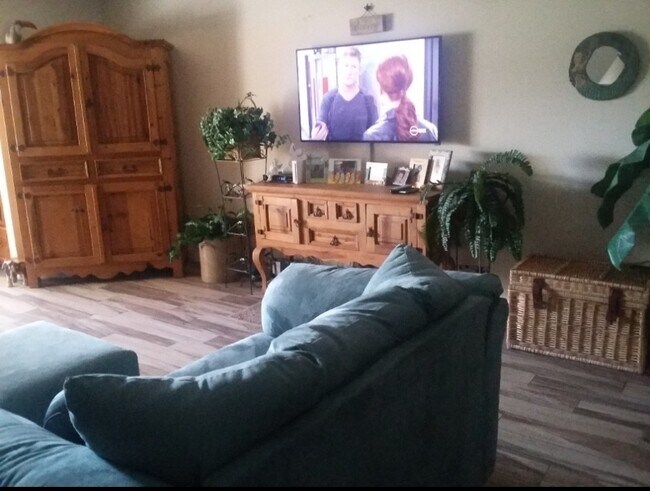 Photo - 8 Glencoe Pl Unidad 207