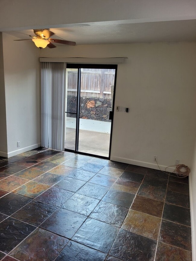 Photo - 73-4337-4337 Kukulu Pl Unit Downstairs Back