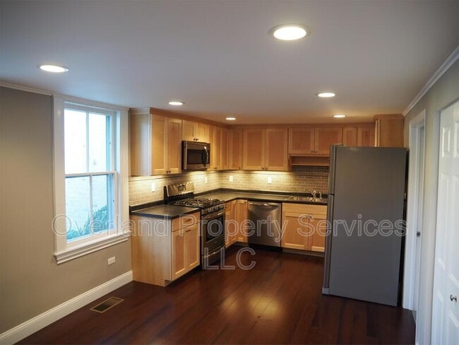 Building Photo - 934 North Ave Unit 4