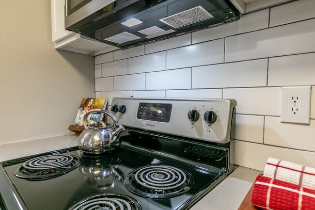 Model. Kitchen.