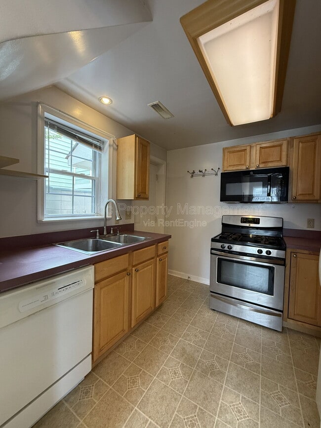 Photo - 1115 Winchester St Unit A K5