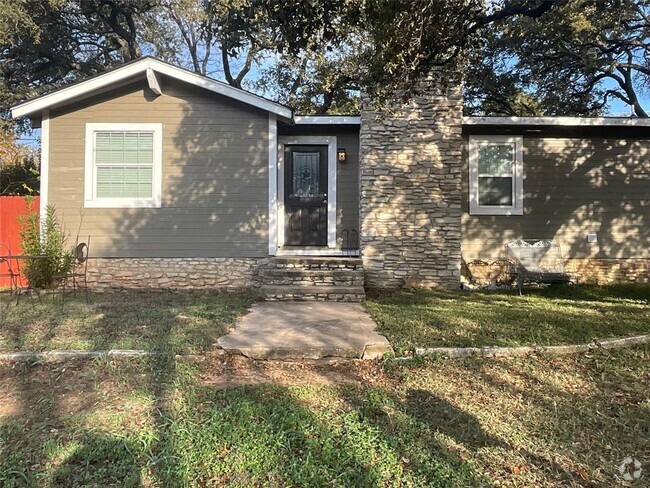 Building Photo - 18302 Redbud Ln Rental