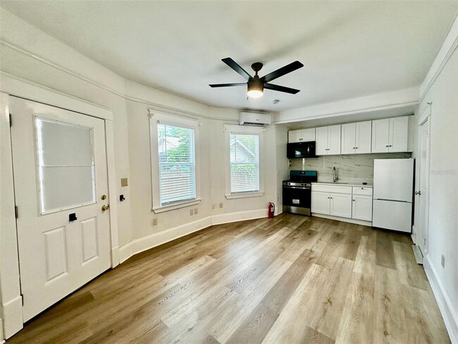 Photo - 606 Lake Dot Cir Unit C