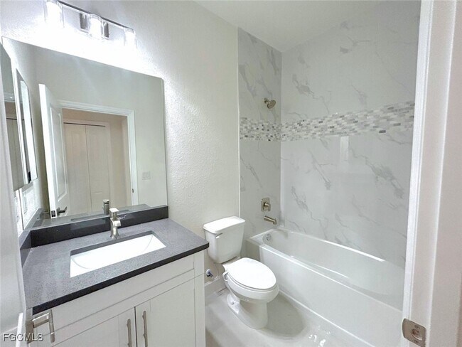 Photo - 1905 NE 2nd Ave