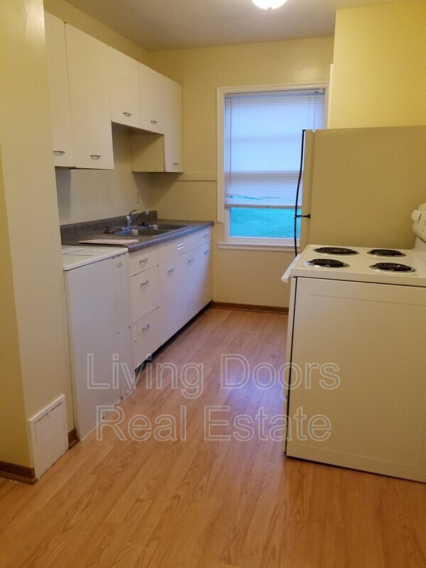 Photo - 315 S 47th St