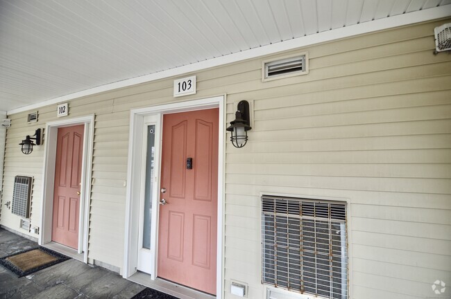 Building Photo - 3250 Fairfield Ave Unit APT 103