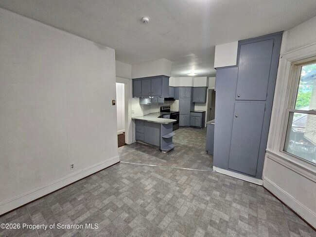 Photo - 805 Monroe Ave