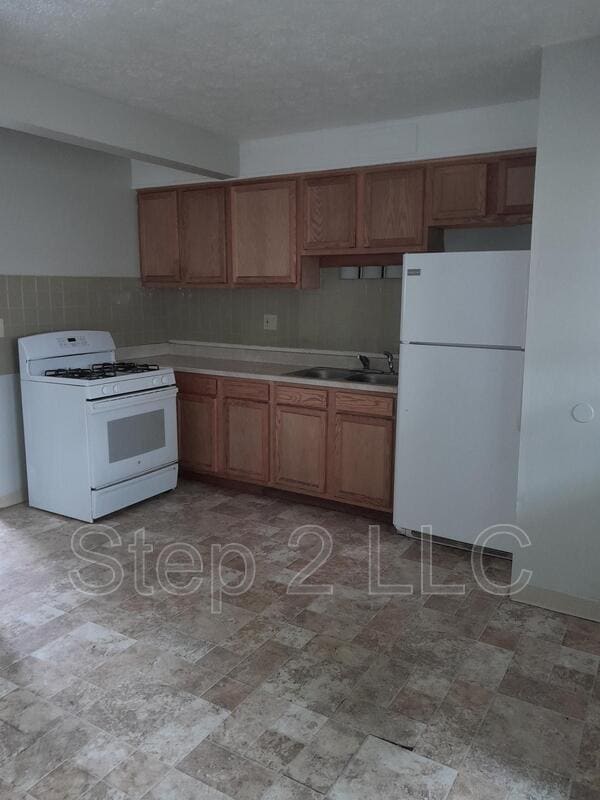 244 E Prospect St