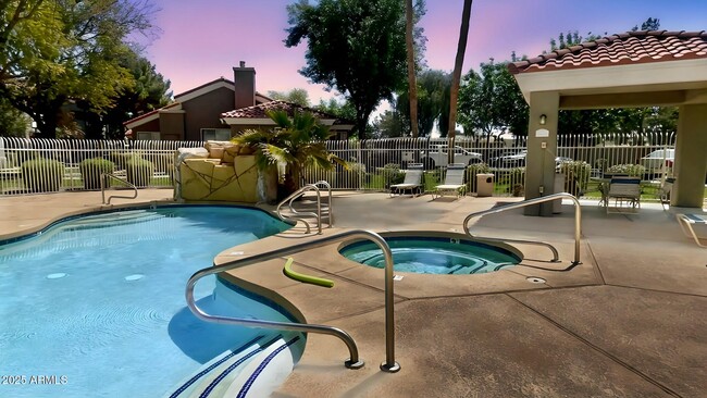 Photo - 2929 W Yorkshire Dr Apartment Unit 2033