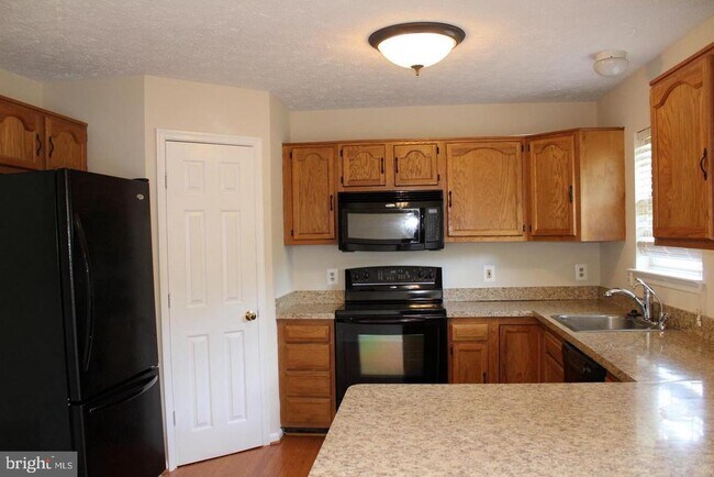 Photo - 112 Bentley Ct