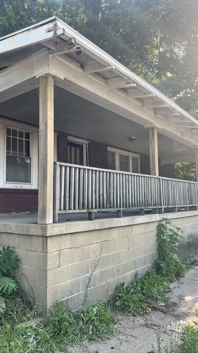 Photo - 231 W Grand Ave